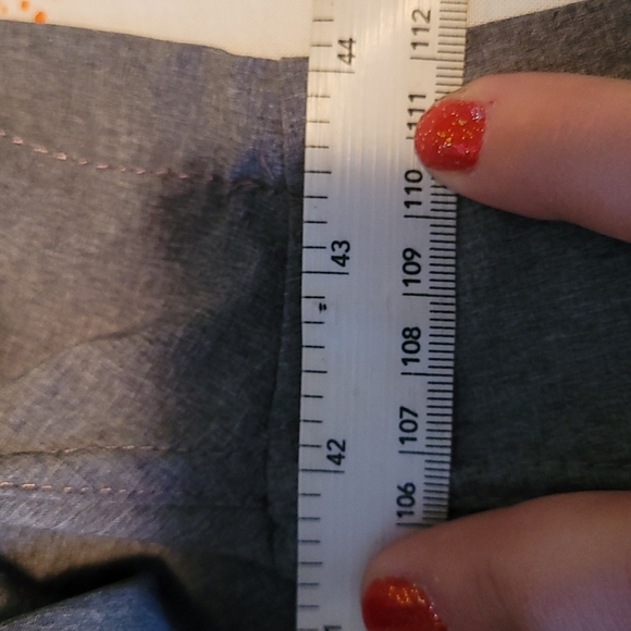 Women's Shorts - Picture 4 of 4